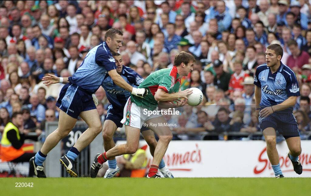 27 August 2006; Ronan McGarrity, Mayo, in action against Ciaran Whelan, Dublin. Bank of Ireland All-Ireland Senior Football Championship Semi-Final, Dublin v Mayo, Croke Park, Dublin. Picture credit; Ray McManus / SPORTSFILE