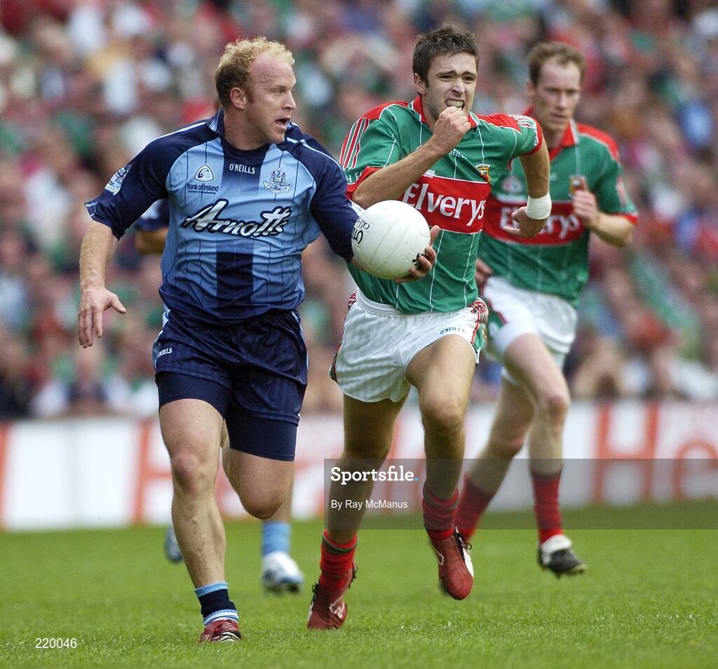 27 August 2006; Shane Ryan, Dublin, in action against Pat Harte, Mayo. Bank of Ireland All-Ireland Senior Football Championship Semi-Final, Dublin v Mayo, Croke Park, Dublin. Picture credit; Ray McManus / SPORTSFILE