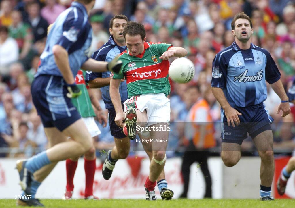 27 August 2006; Alan Dillon, Mayo, in action against Bryan Cullen, Dublin. Bank of Ireland All-Ireland Senior Football Championship Semi-Final, Dublin v Mayo, Croke Park, Dublin. Picture credit; Ray McManus / SPORTSFILE