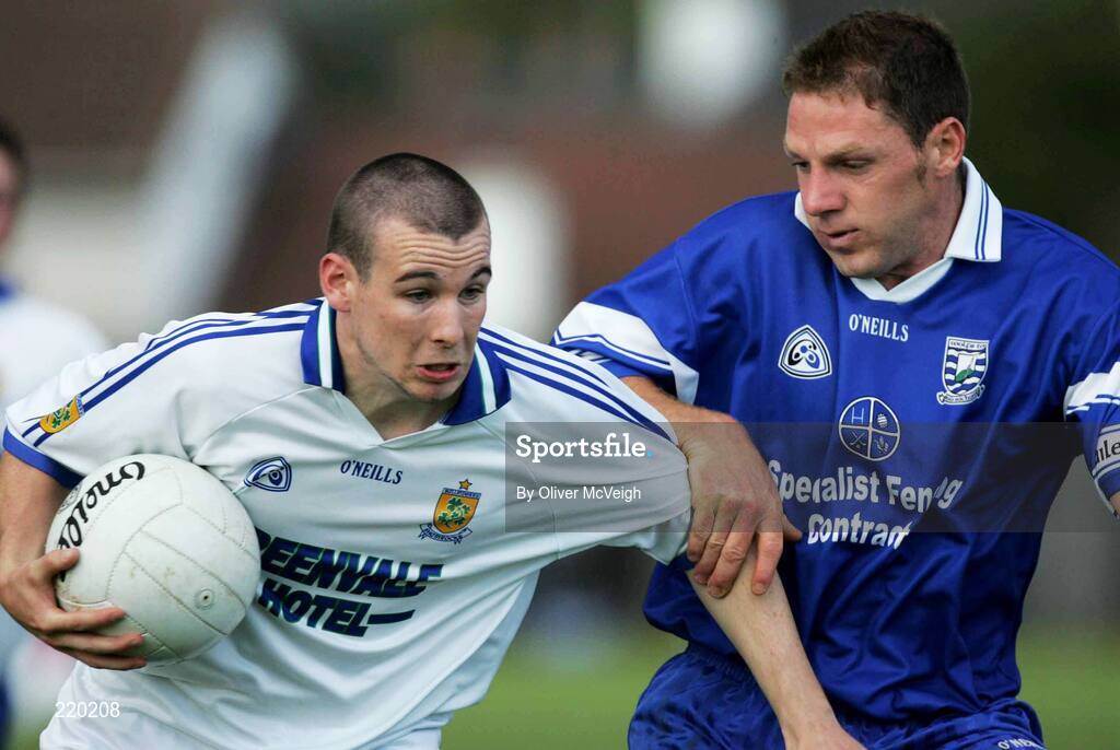 27 August 2006; Enda Muldoon, Ballinderry, in action against Bellaghy. The Elk Derry Senior Football Championship Quarter Final, Bellaghy v Ballinderry, Ballinascreen, Co. Derry. Picture credit: Oliver McVeigh / SPORTSFILE