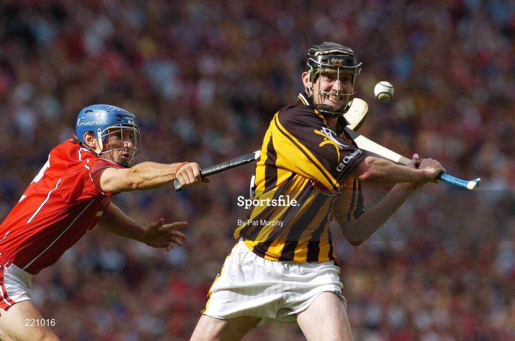 3 September 2006; Martin Comerford, Kilkenny, in action against Tom Kenny, Cork. Guinness All-Ireland Senior Hurling Championship Final, Cork v Kilkenny, Croke Park, Dublin. Picture credit: Pat Murphy / SPORTSFILE