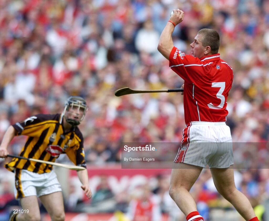 3 September 2006; Diarmuid O'Sullivan, Cork, claims a high ball. Guinness All-Ireland Senior Hurling Championship Final, Cork v Kilkenny, Croke Park, Dublin. Picture credit: Damien Eagers / SPORTSFILE