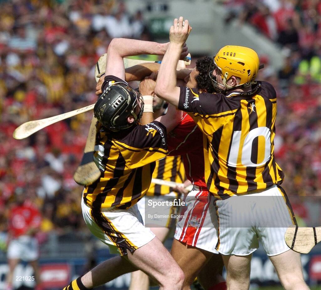 3 September 2006; Richie Power, 10, Kilkenny, catches a high ball ahead of Cork's Sean Og O'hAilpin. Guinness All-Ireland Senior Hurling Championship Final, Cork v Kilkenny, Croke Park, Dublin. Picture credit: Damien Eagers / SPORTSFILE