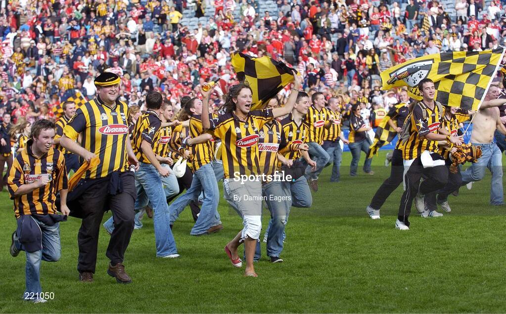 3 September 2006; Kilkenny supporters invade the pitch after victory. Guinness All-Ireland Senior Hurling Championship Final, Cork v Kilkenny, Croke Park, Dublin. Picture credit: Damien Eagers / SPORTSFILE