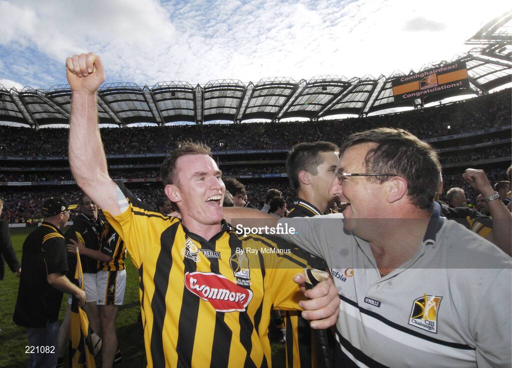 3 September 2006; Noel Hickey, Kilkenny, is congratulated by John Lyng, Derek's father. Guinness All-Ireland Senior Hurling Championship Final, Cork v Kilkenny, Croke Park, Dublin. Picture credit: Ray McManus / SPORTSFILE