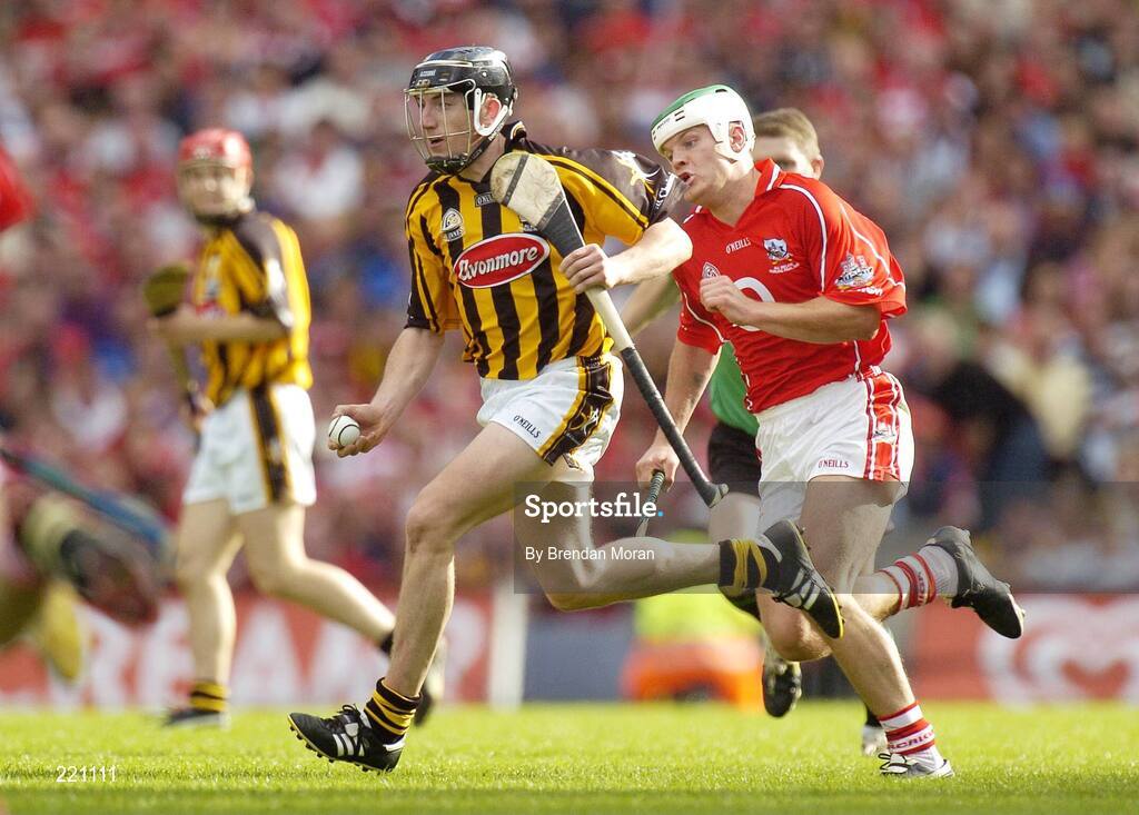 3 September 2006; Derek Lyng, Kilkenny, races clear of Niall McCarthy, Cork. Guinness All-Ireland Senior Hurling Championship Final, Cork v Kilkenny, Croke Park, Dublin. Picture credit: Brendan Moran / SPORTSFILE
