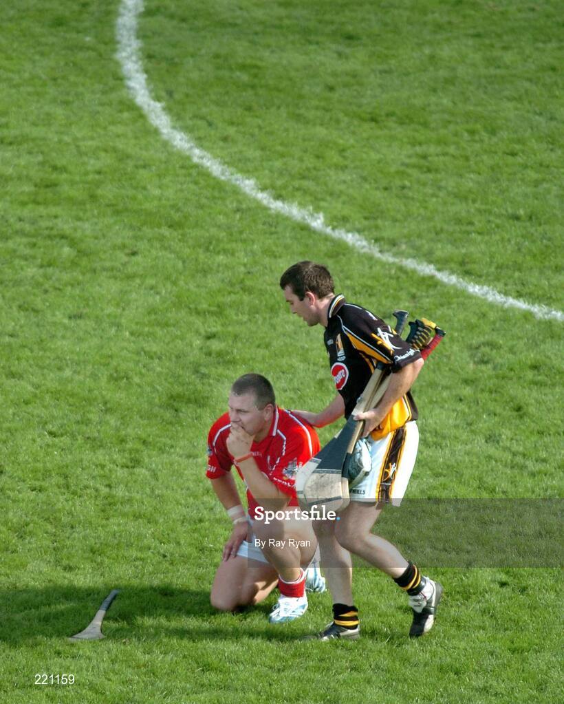 3 September 2006; Cork's Diarmuid OI'Sullivan is consoled by Kilkenny goalkeeper James McGarry after the final whistle. Guinness All-Ireland Senior Hurling Championship Final, Cork v Kilkenny, Croke Park, Dublin. Picture credit: Ray Ryan / SPORTSFILE