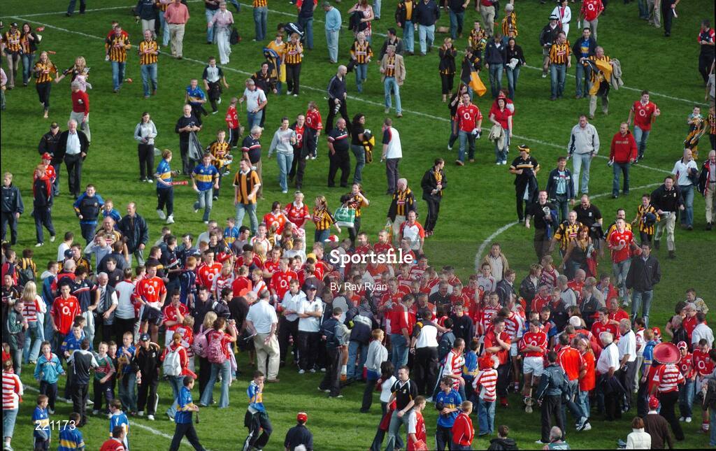 3 September 2006; The Cork panel are sourrounded by both sets of supporters after the match. Guinness All-Ireland Senior Hurling Championship Final, Cork v Kilkenny, Croke Park, Dublin. Picture credit: Ray Ryan / SPORTSFILE