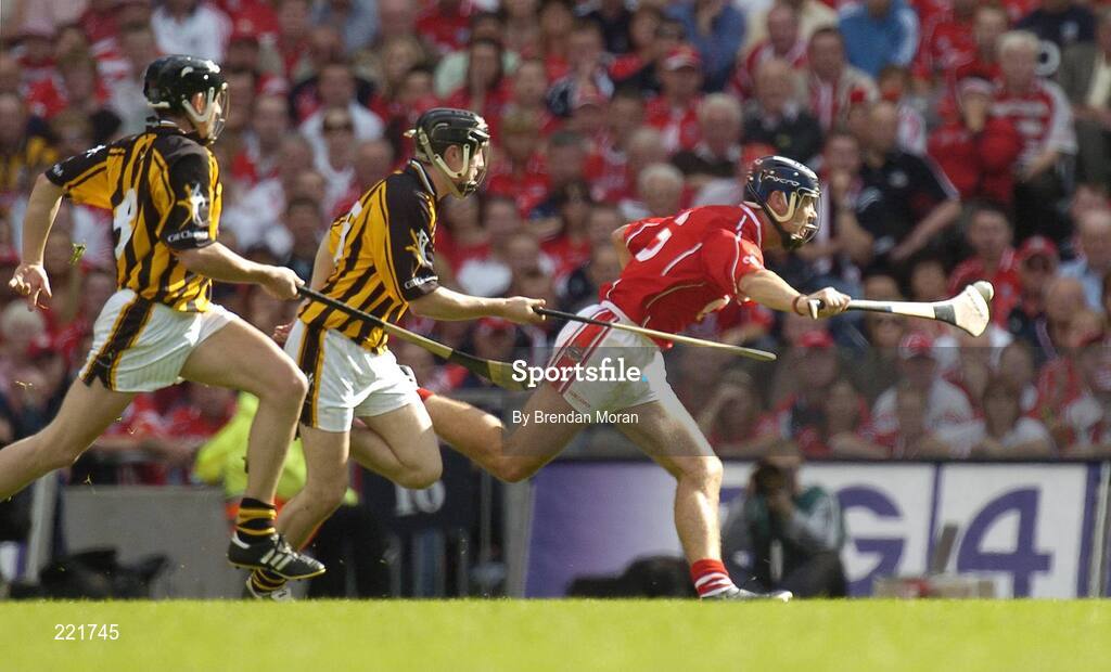 3 September 2006; Ronan Curran, Cork, in action against Derek Lyng, left, and Aiden Fogarty, Kilkenny. Guinness All-Ireland Senior Hurling Championship Final, Cork v Kilkenny, Croke Park, Dublin. Picture credit: Brendan Moran / SPORTSFILE