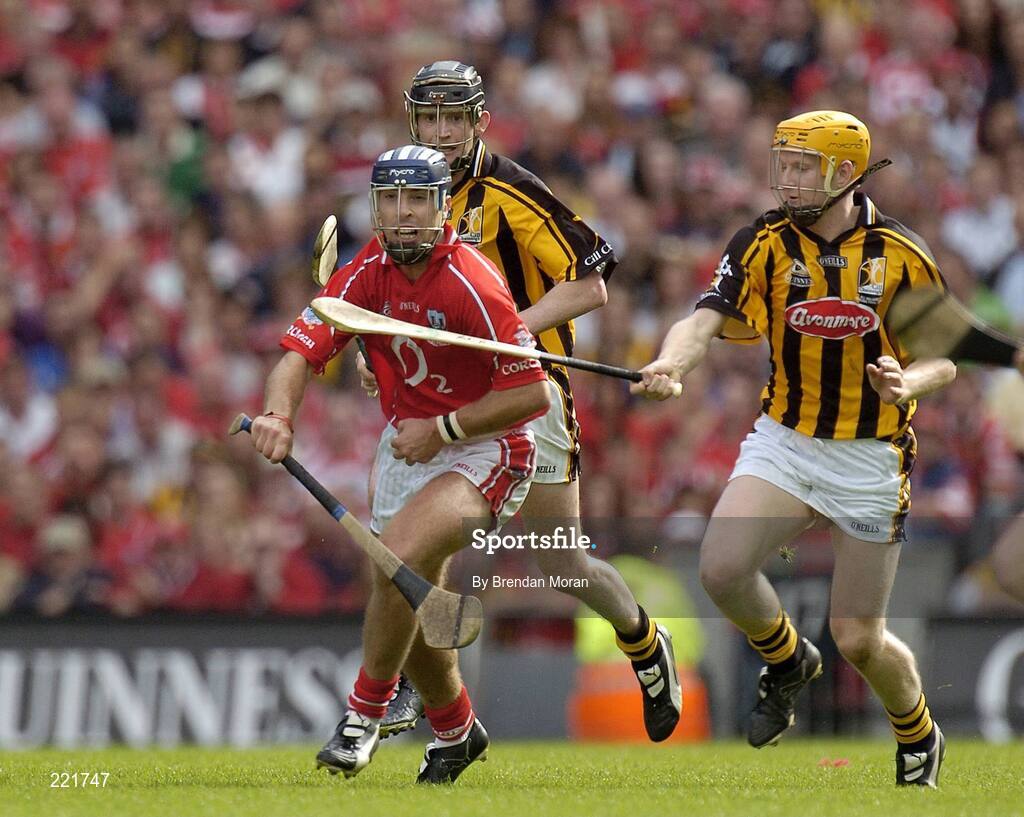 3 September 2006; Ronan Curran, Cork, in action against Martin Comerford and Richie Power, right, Kilkenny. Guinness All-Ireland Senior Hurling Championship Final, Cork v Kilkenny, Croke Park, Dublin. Picture credit: Brendan Moran / SPORTSFILE