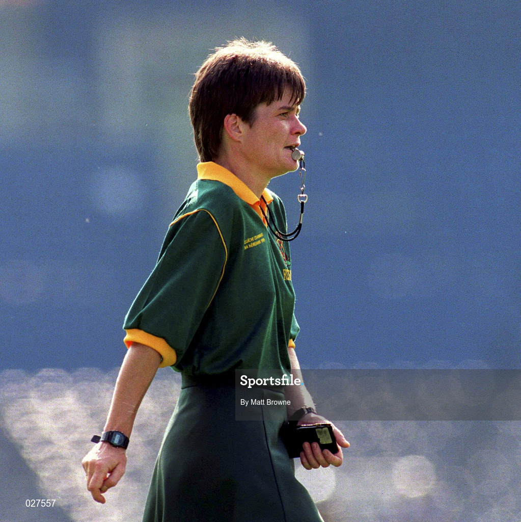 5 September 1999; Referee Aine Derham during the Bórd na Gaeilge All-Ireland Senior Camogie Championship Final between Tipperary and Kilkenny. Photo by Matt Browne/Sportsfile