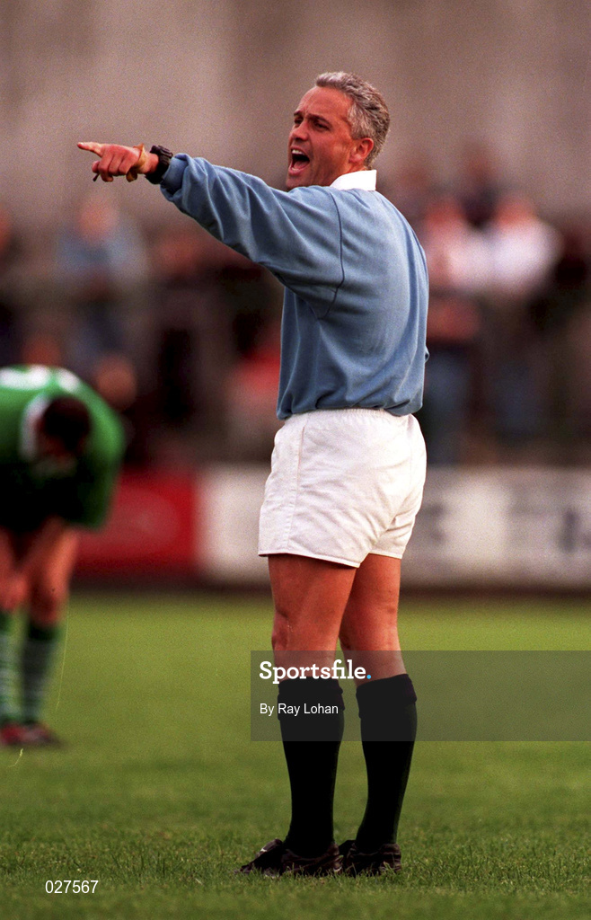 10 September 1999; Referee Alan Lewis during the Representative Match between Munster and Ireland XV at Musgrave Park in Cork. Photo by Ray Lohan/Sportsfile