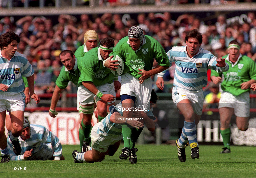 28 August 1999; Andy Ward of Ireland is tackled by Carlos Lobbe of Argentina during the Rugby World Cup Warm-up match between Ireland and Argentina at Lansdowne Road in Dublin. Photo by David Maher/Sportsfile