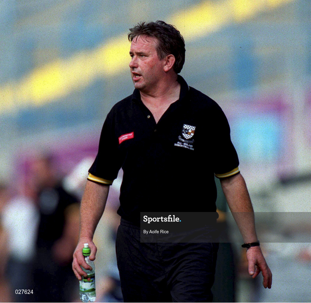 5 September 1999; Kilkenny manager Bobby Jackman during the Bórd na Gaeilge All-Ireland Senior Camogie Championship Final between Tipperary and Kilkenny. Photo by Aoife Rice/Sportsfile