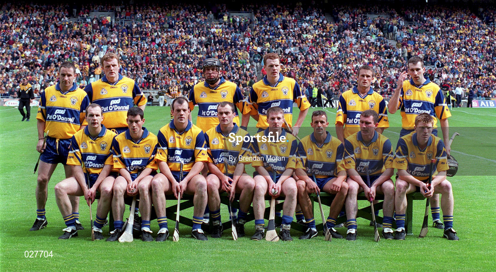 15 August 1999; The Clare team prior to the Guinness All-Ireland Senior Hurling Championship Semi-Final match between Kilkenny and Clare at Croke Park in Dublin. Photo by Brendan Moran/Sportsfile