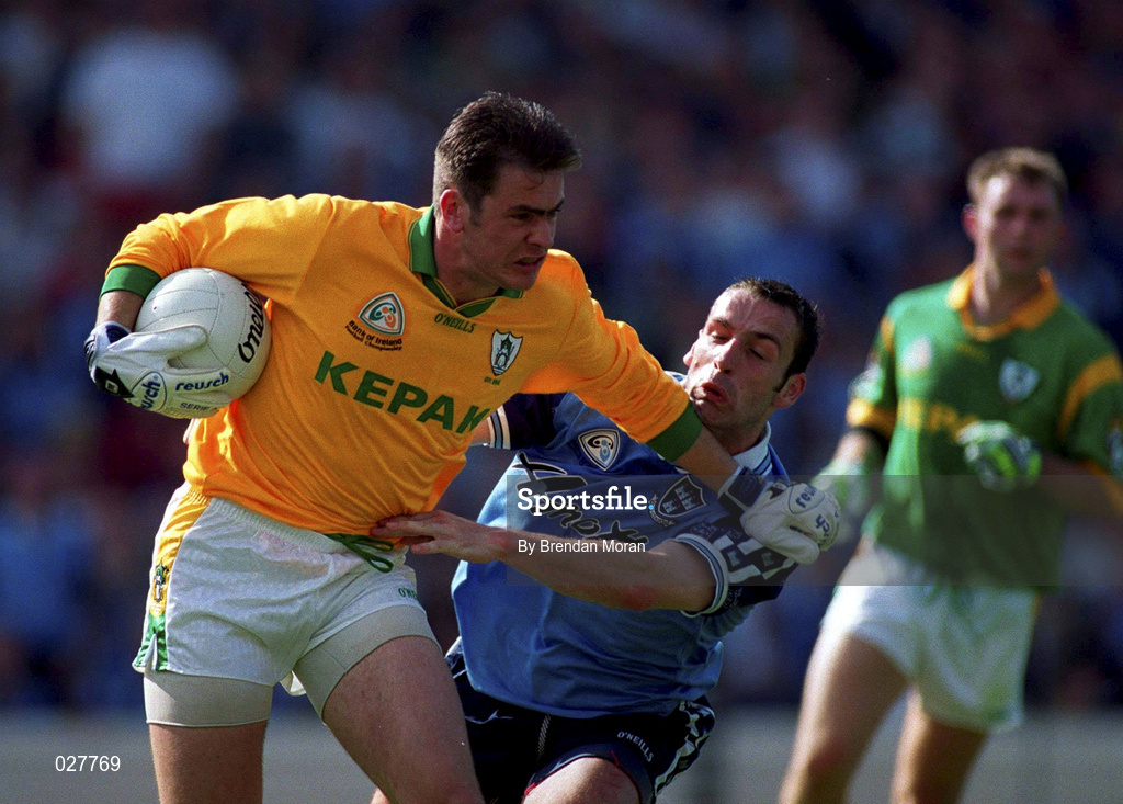 1 August 1999; Meath goalkeeper Cormac Sullivan in action against Ian Robertson of Dublin during the Bank of Ireland Leinster Senior Football Championship Final between Meath and Dublin at Croke Park in Dublin. Photo by Brendan Moran/Sportsfile