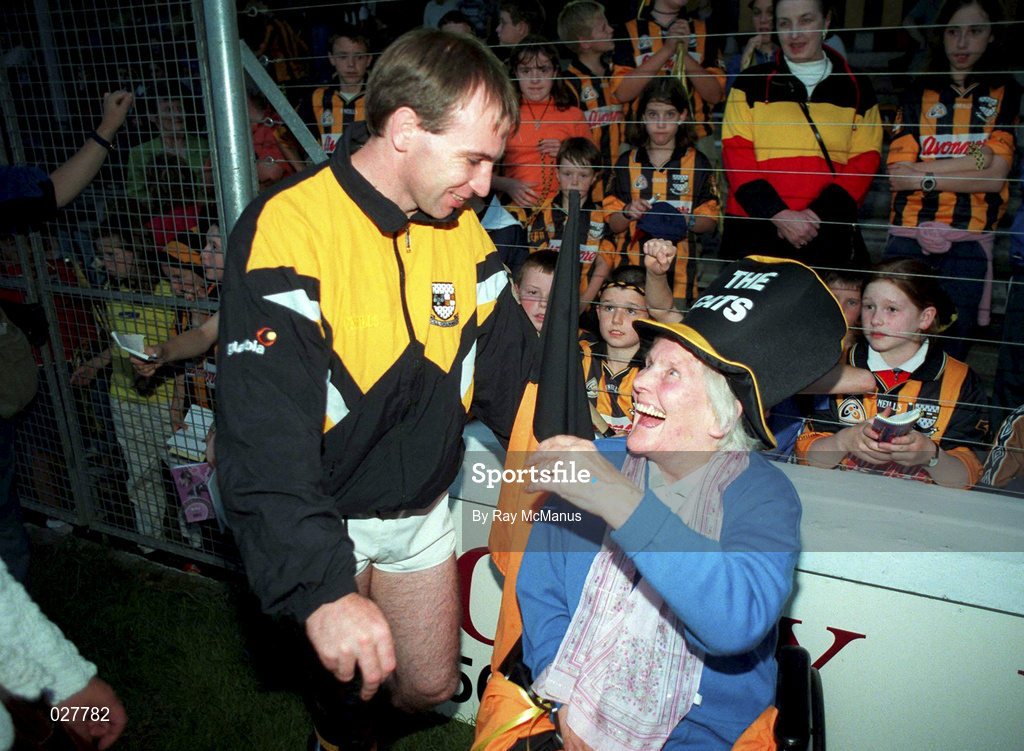 1 September 1999; Kilkenny's DJ Carey meets supporter Nell O'Connell, age 77, from Ossary Park, who has attended 47 All-Ireland Finals during a press night, at Nowlan Park, Kilkenny, in advance of the Guinness All-Ireland Senior Hurling Championship Final. Photo by Ray McManus/Sportsfile