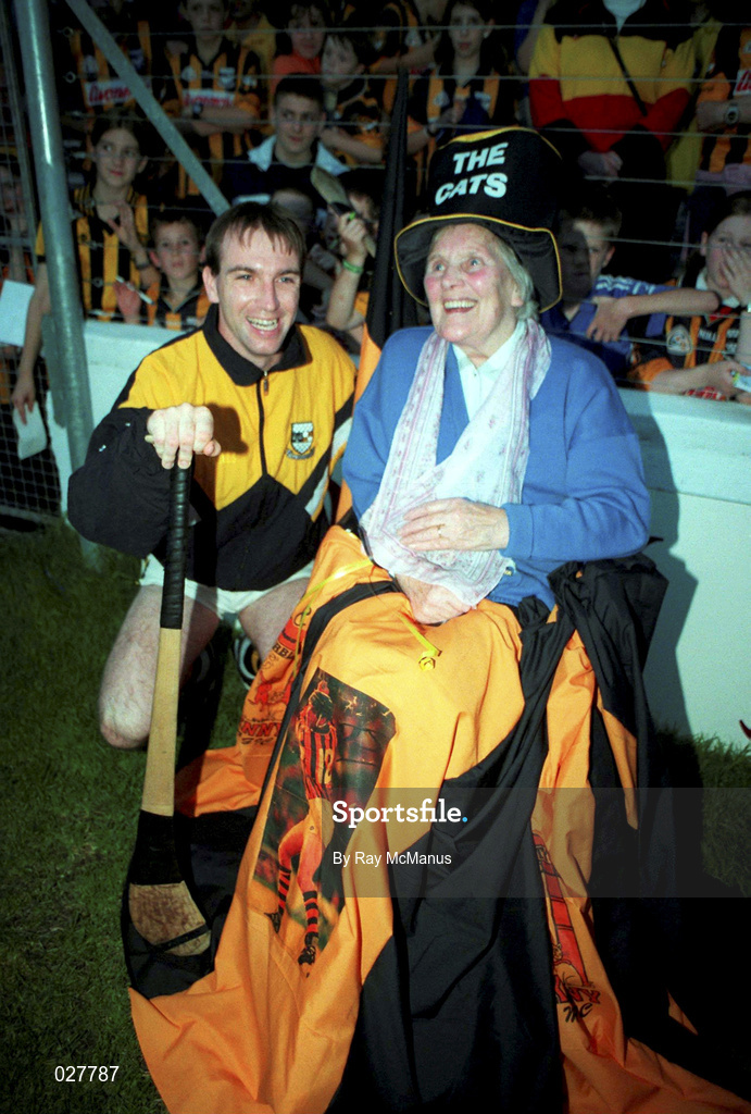 1 September 1999; Kilkenny's DJ Carey meets supporter Nell O'Connell, age 77, from Ossary Park, who has attended 47 All-Ireland Finals during a press night, at Nowlan Park, Kilkenny, in advance of the Guinness All-Ireland Senior Hurling Championship Final. Photo by Ray McManus/Sportsfile