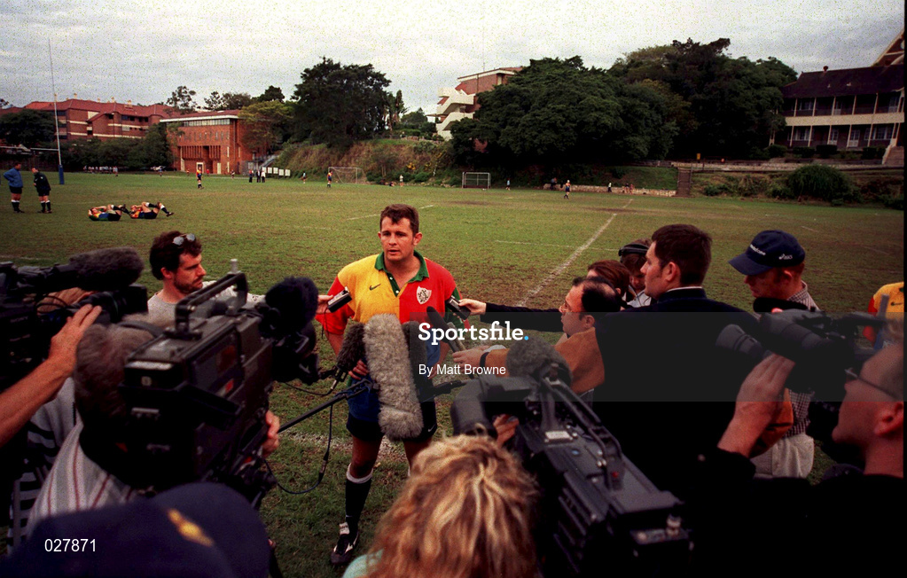8 June 1999; Ireland captain Dion O'Cuinneagain is interviewed by Irish and Australian journalists after an Ireland Rugby training session at Brisbane Grammar School in Brisbane, Queenslands, Australia. Photo by Matt Browne/Sportsfile