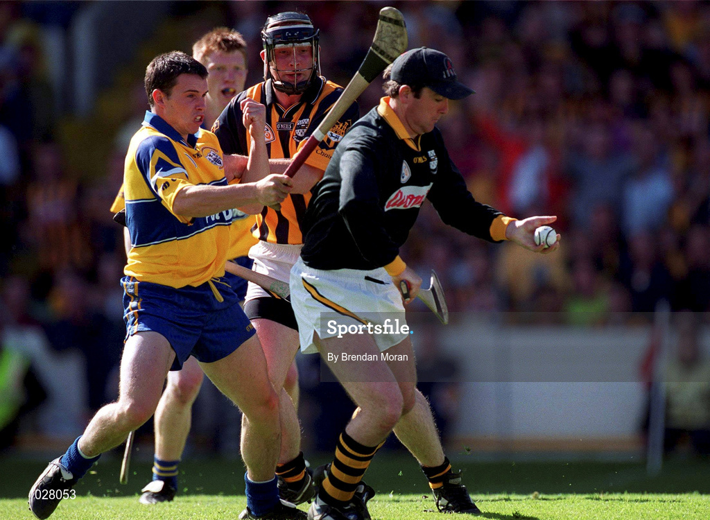 15 August 1999; Kilkenny goalkeeper James McGarry in action against Barry Murphy of Clare during the Guinness All-Ireland Senior Hurling Championship Semi-Final match between Kilkenny and Clare at Croke Park in Dublin. Photo by Brendan Moran/Sportsfile