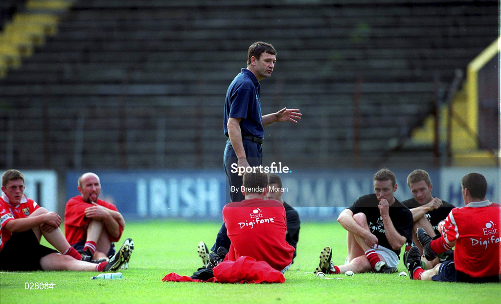 30 August 1999; Cork manager Jimmy Barry Murphy speaks to his players during a training session, at Páirc Uí Chaoimh in Cork, in advance of the Guinness All-Ireland Senior Hurling Championship Final. Photo by Brendan Moran/Sportsfile