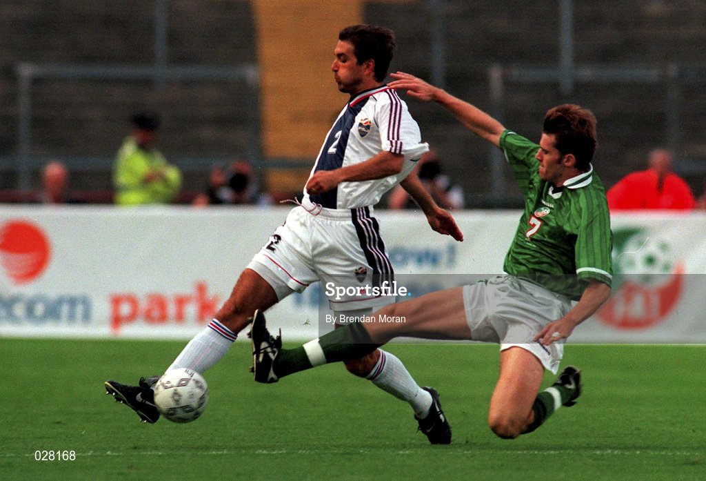 1 September 1999; Kevin Kilbane of Republic of Ireland in action against Slobodan Komljenovi of Yugoslavia during the UEFA European Championships Qualifying Group 8 match between Republic of Ireland and Yugoslavia at Lansdowne Road in Dublin. Photo by Brendan Moran/Sportsfile