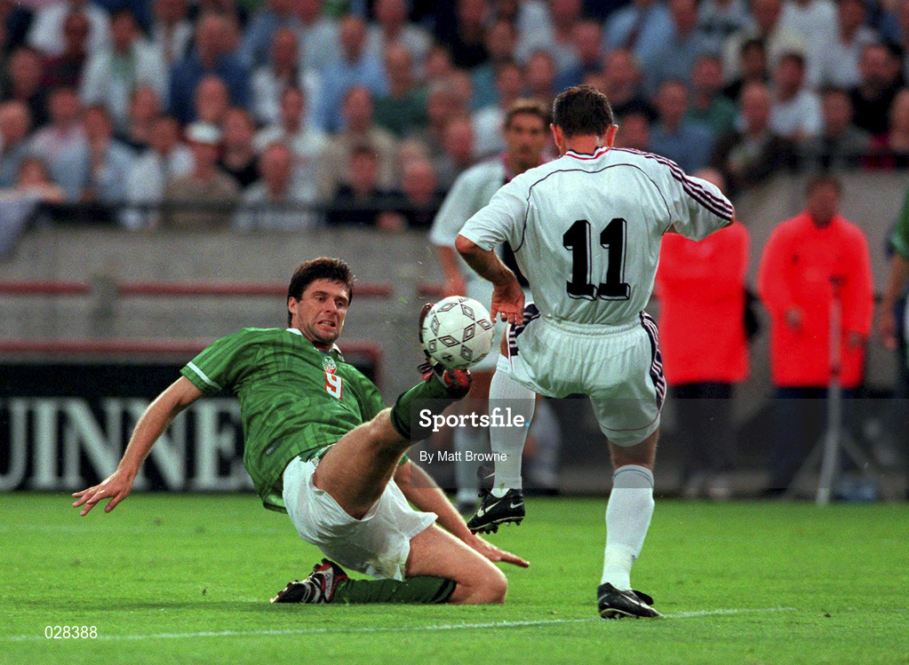 1 September 1999; Niall Quinn of Republic of Ireland in action against Sinisa Mihajlovic of Yugoslavia during the UEFA European Championships Qualifying Group 8 match between Republic of Ireland and Yugoslavia at Lansdowne Road in Dublin. Photo by Matt Browne/Sportsfile