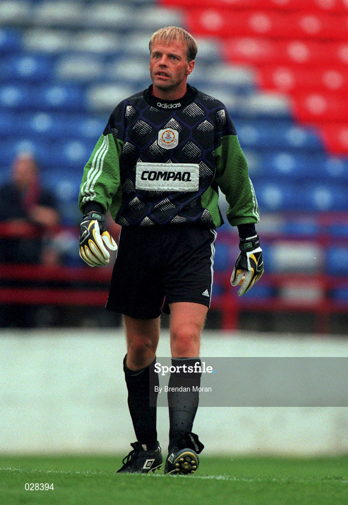 13 August 1999; Galway United goalkeeper Nick Flowers during the Eircom League Premier Division match between Shelbourne and Galway United at Tolka Park in Dublin. Photo by Brendan Moran/Sportsfile