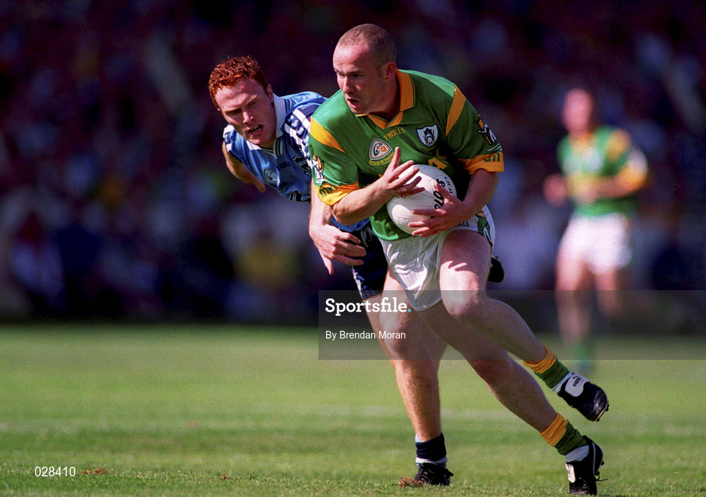 1 August 1999; Ollie Murphy of Meath in action against Peadar Andrews of Dublin during the Bank of Ireland Leinster Senior Football Championship Final between Meath and Dublin at Croke Park in Dublin. Photo by Brendan Moran/Sportsfile