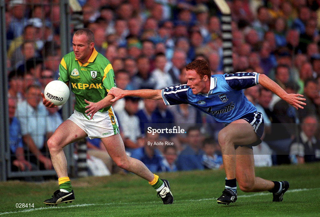 1 August 1999; Ollie Murphy of Meath in action against Peadar Andrews of Dublin during the Bank of Ireland Leinster Senior Football Championship Final between Meath and Dublin at Croke Park in Dublin. Photo by Aoife Rice/Sportsfile