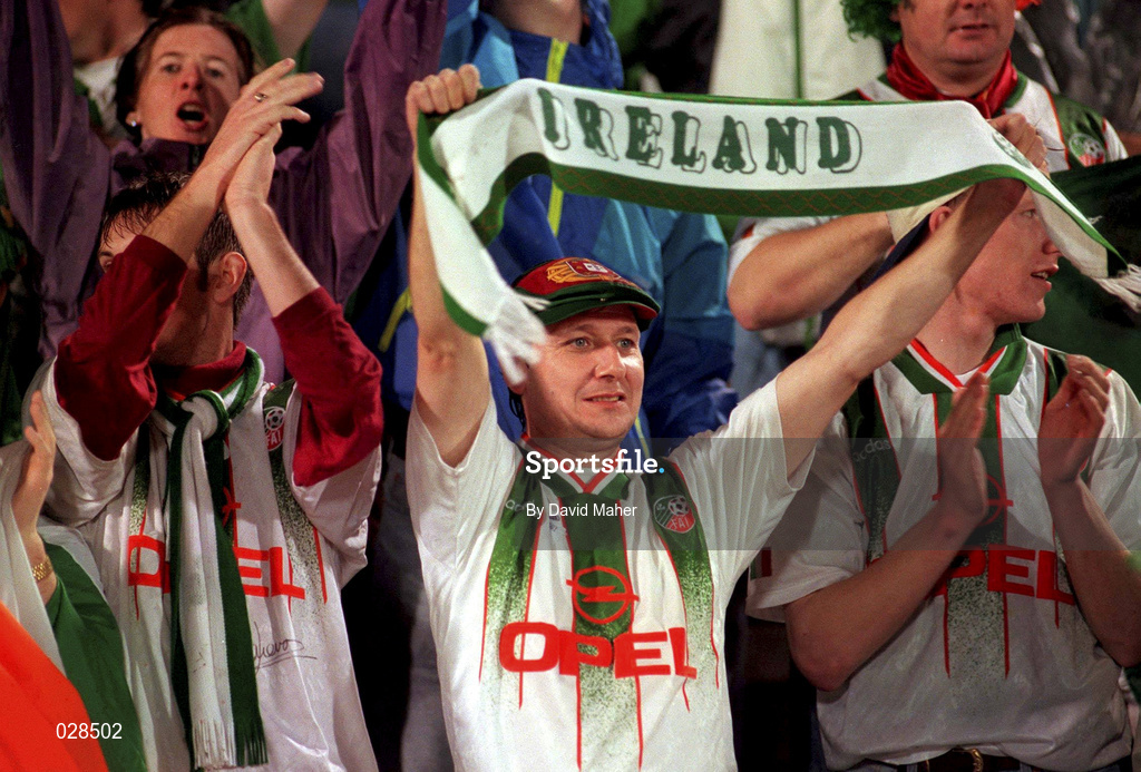 15 November 1995; Republic of Ireland supporters during the UEFA European Championship Qualifying Group 6 match between Portugal and Republic of Ireland at Estádio da Luz in Lisbon, Portugal. Photo by David Maher/Sportsfile