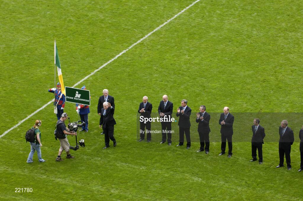 3 September 2006; Offaly goalkeeper Damien Martin is introduced to the crowd during the 1981 All-Ireland Hurling Jubilee team presentation. Guinness All-Ireland Senior Hurling Championship Final, Cork v Kilkenny, Croke Park, Dublin. Picture credit: Brendan Moran / SPORTSFILE