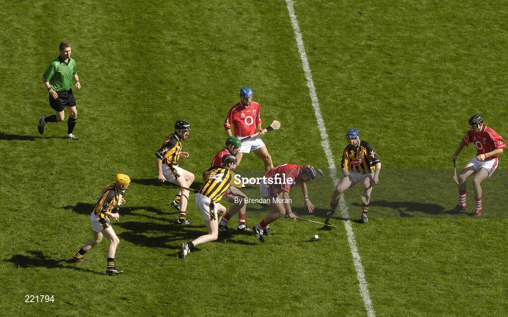 3 September 2006; Cork's Ronan Curran attempts to gain possession surrounded by teammates, from left, Jerry O'Connor, Tom Kenny and John Gardiner and Kilkenny players, from left,  James 'Cha' Fitzpatrick, Derek Lyng, Martin Comerford, 14, and Eoin Larkin. Guinness All-Ireland Senior Hurling Championship Final, Cork v Kilkenny, Croke Park, Dublin. Picture credit: Brendan Moran / SPORTSFILE