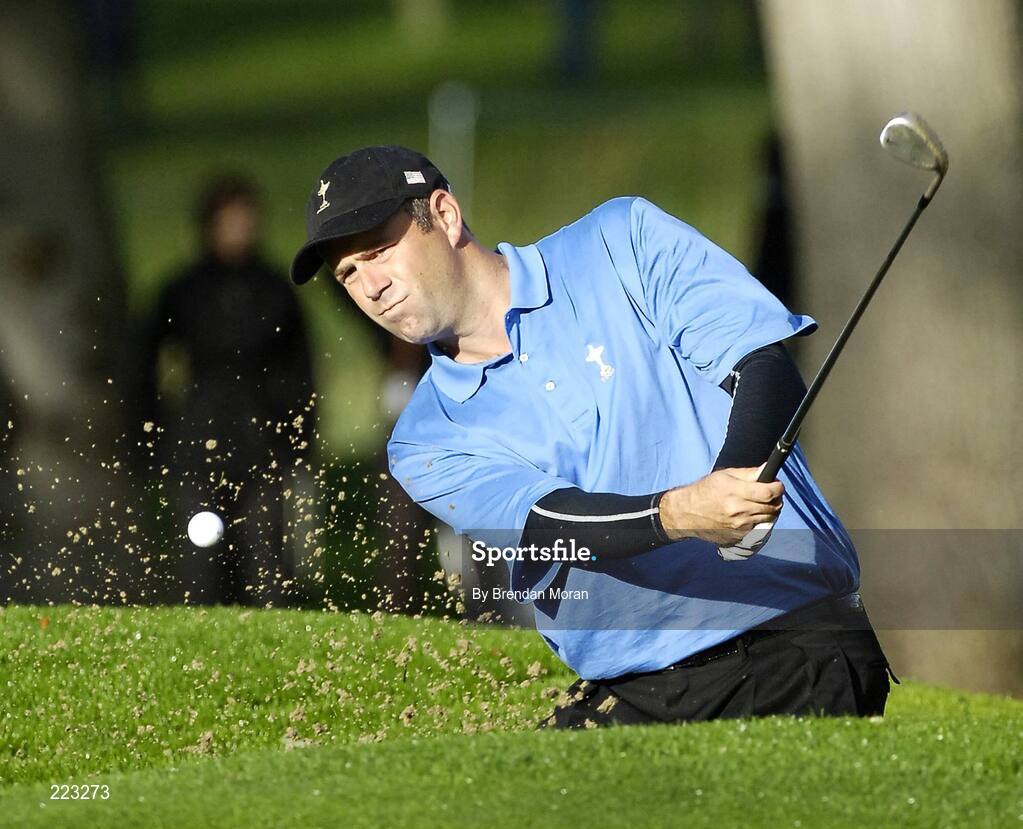 23 September 2006; Stewart Cink, Team USA 2006, chips out of a bunker at the 4th green during Saturday morning's four-ball matches. 36th Ryder Cup Matches, K Club, Straffan, Co. Kildare, Ireland. Picture credit: Brendan Moran / SPORTSFILE