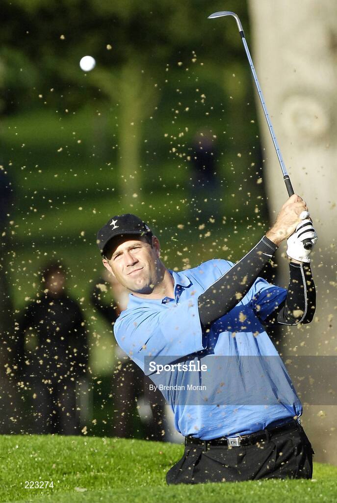 23 September 2006; Stewart Cink, Team USA 2006, chips out of a bunker on the 4th green during Saturday morning's four-ball matches. 36th Ryder Cup Matches, K Club, Straffan, Co. Kildare, Ireland. Picture credit: Brendan Moran / SPORTSFILE