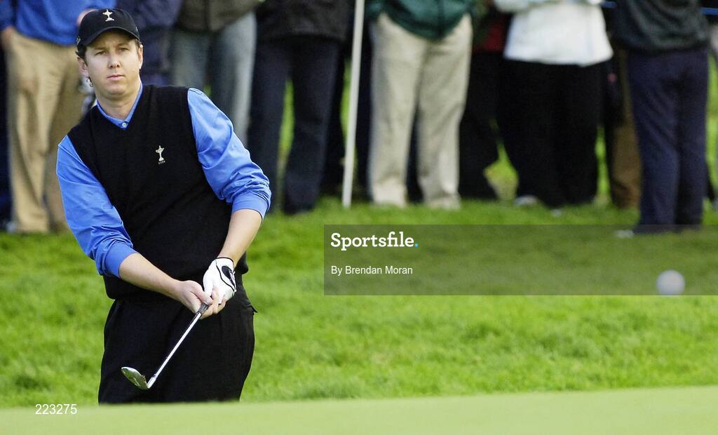 23 September 2006; JJ Henry, Team USA 2006, watches his chip and run on the 5th green during Saturday morning's four-ball matches. 36th Ryder Cup Matches, K Club, Straffan, Co. Kildare, Ireland. Picture credit: Brendan Moran / SPORTSFILE