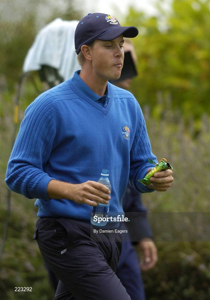 23 September 2006; Henrik Stenson, Team Europe 2006, has a snack during Saturday morning's four-ball matches. 36th Ryder Cup Matches, K Club, Straffan, Co. Kildare, Ireland. Picture credit: Damien Eagers / SPORTSFILE
