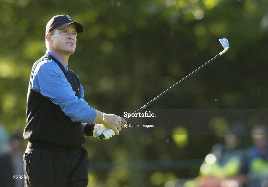 23 September 2006; Scott Verplank, Team USA 2006, watches his approach shot to the 4th green during Saturday morning's four-ball matches. 36th Ryder Cup Matches, K Club, Straffan, Co. Kildare, Ireland. Picture credit: Damien Eagers / SPORTSFILE