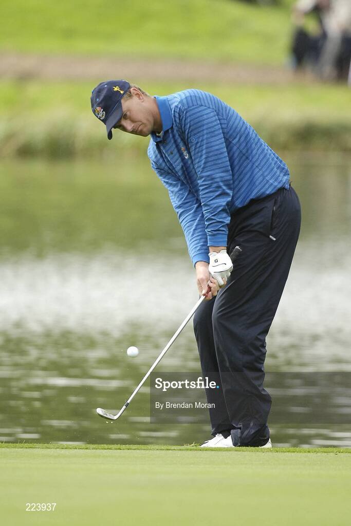 23 September 2006; Robert Karlsson, Team Europe 2006, chips onto the 18th green during Saturday afternoon's foursomes matches. 36th Ryder Cup Matches, K Club, Straffan, Co. Kildare, Ireland. Picture credit: Brendan Moran / SPORTSFILE