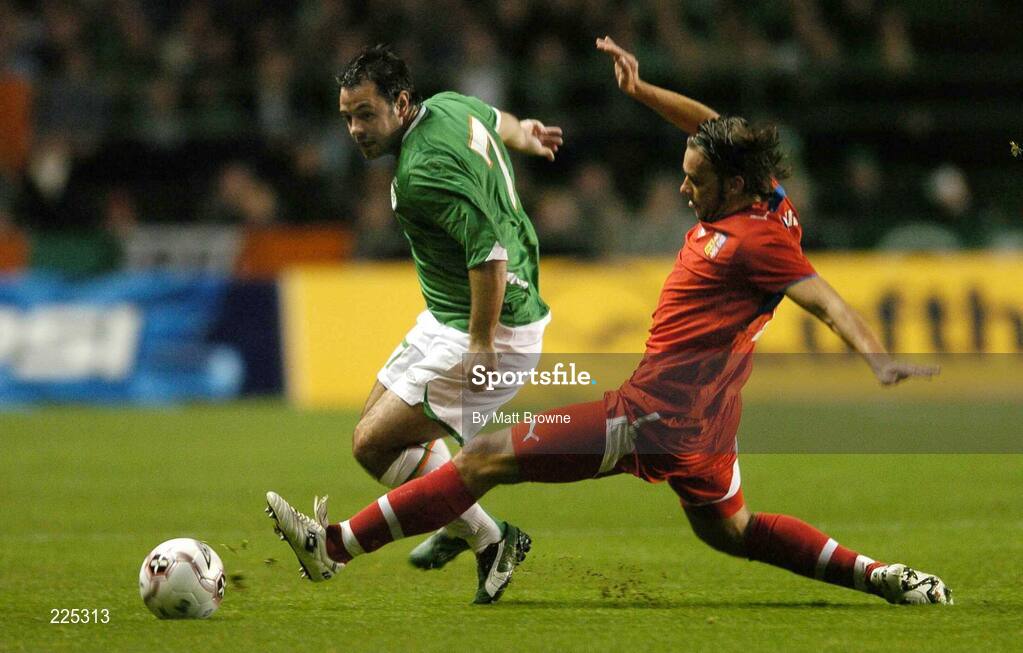 11 October 2006; Andy Reid, Republic of Ireland, in action against Marek Jankulovski, Czech Republic. Euro 2008 Championship Qualifier, Republic of Ireland v Czech Republic, Lansdowne Road, Dublin. Picture credit: Matt Browne / SPORTSFILE