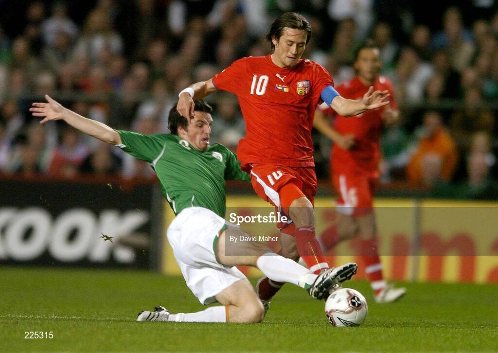 11 October 2006; Tomas Rosicky, Czech Republic, in action against Jonathan Douglas, Republic of Ireland. Euro 2008 Championship Qualifier, Republic of Ireland v Czech Republic, Lansdowne Road, Dublin. Picture credit: David Maher / SPORTSFILE