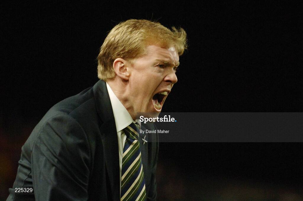 11 October 2006; Stephen Staunton, Republic of Ireland manager, during the game. Euro 2008 Championship Qualifier, Republic of Ireland v Czech Republic, Lansdowne Road, Dublin. Picture credit: David Maher / SPORTSFILE
