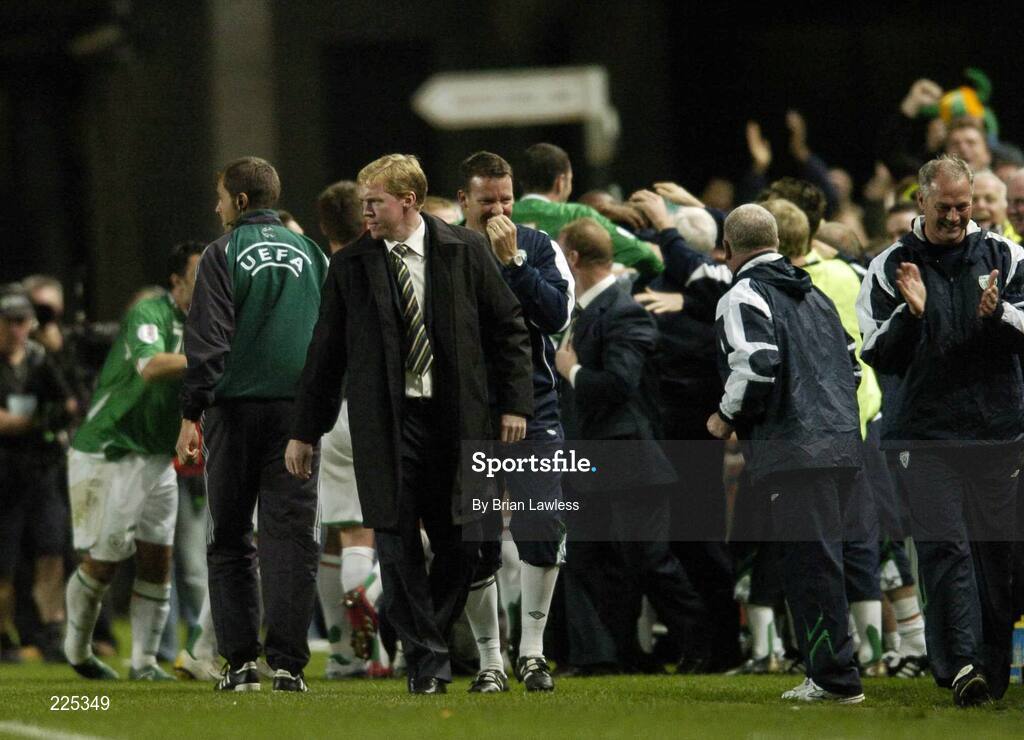 11 October 2006; Republic of Ireland manager Stephen Staunton walks away as his players celebrate Kevin Kilbane's goal. Euro 2008 Championship Qualifier, Republic of Ireland v Czech Republic, Lansdowne Road, Dublin. Picture credit: Brian Lawless / SPORTSFILE