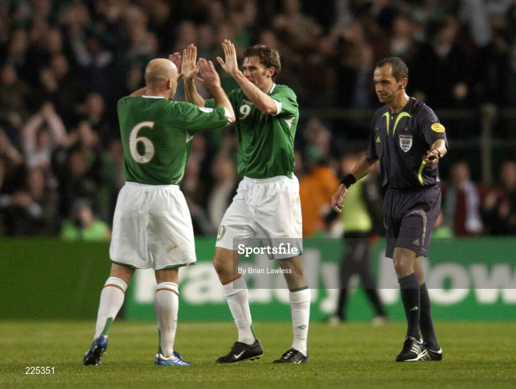 11 October 2006; Kevin Kilbane, Republic of Ireland, celebrates with team-mate Lee Carsley after scoring the first goal. Euro 2008 Championship Qualifier, Republic of Ireland v Czech Republic, Lansdowne Road, Dublin. Picture credit: Brian Lawless / SPORTSFILE