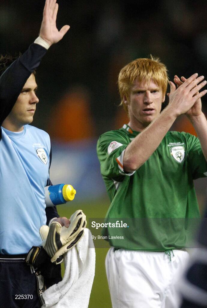 11 October 2006; Republic of Ireland goalkeeper Wayne Henderson, left, and man-of-the-match Paul McShane applaud the fans after the game. Euro 2008 Championship Qualifier, Republic of Ireland v Czech Republic, Lansdowne Road, Dublin. Picture credit: Brian Lawless / SPORTSFILE