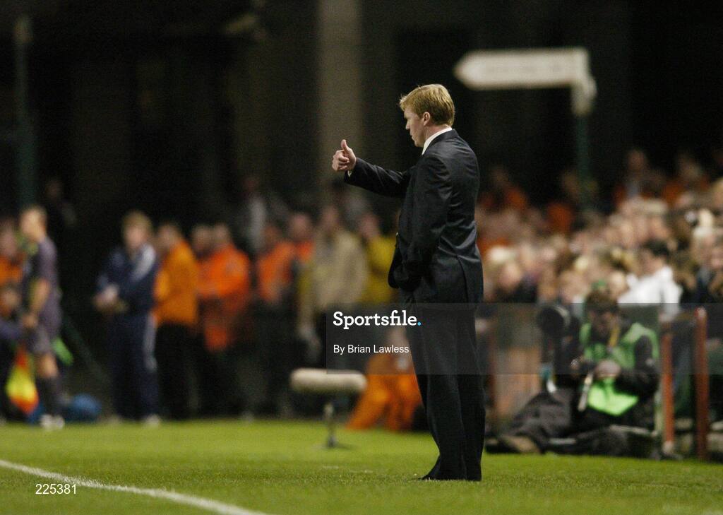 11 October 2006; Republic of Ireland manager Stephen Staunton during the game. Euro 2008 Championship Qualifier, Republic of Ireland v Czech Republic, Lansdowne Road, Dublin. Picture credit: Brian Lawless / SPORTSFILE
