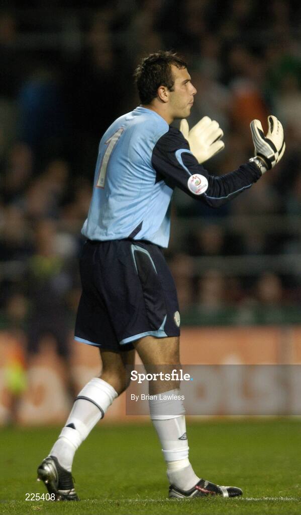 11 October 2006; Wayne Henderson, Republic of Ireland. Euro 2008 Championship Qualifier, Republic of Ireland v Czech Republic, Lansdowne Road, Dublin. Picture credit: Brian Lawless / SPORTSFILE