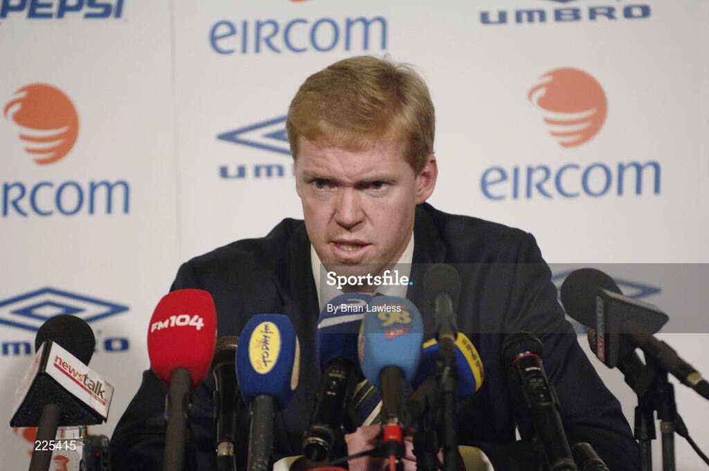 11 October 2006; Republic of Ireland manager Steve Staunton at a post match press conference. Euro 2008 Championship Qualifier, Republic of Ireland v Czech Republic, Lansdowne Road, Dublin. Picture credit: Brian Lawless / SPORTSFILE