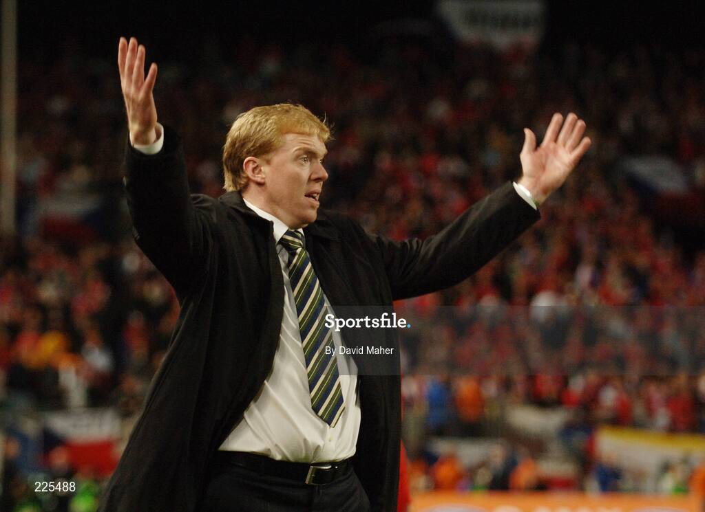 11 October 2006; Steve Staunton, Republic of Ireland manager. Euro 2008 Championship Qualifier, Republic of Ireland v Czech Republic, Lansdowne Road, Dublin. Picture credit: David Maher / SPORTSFILE