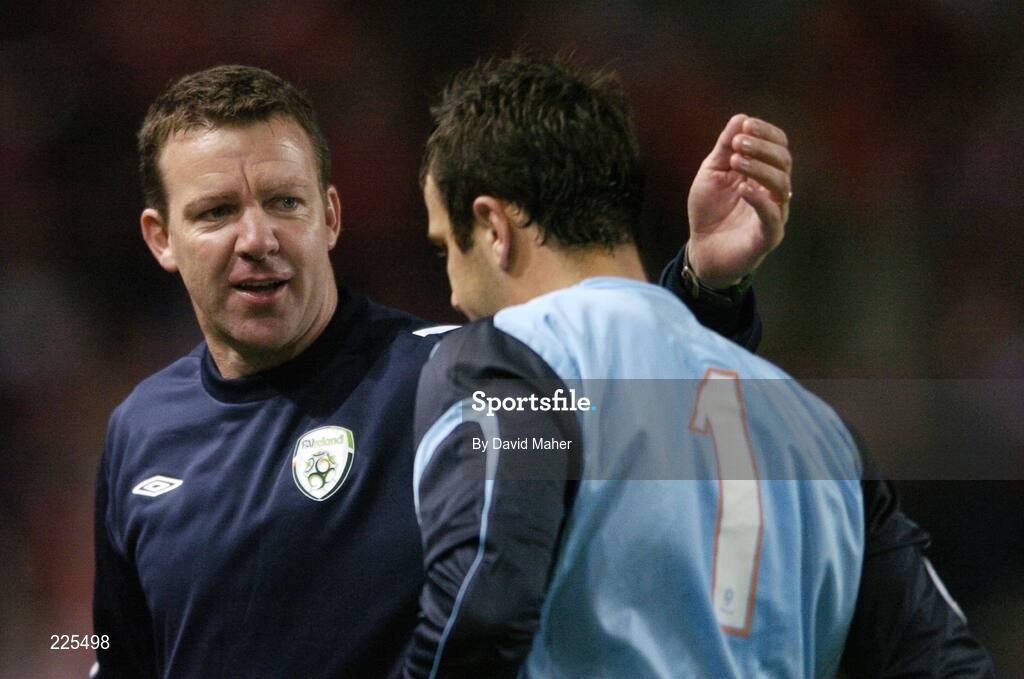 11 October 2006; Alan Kelly, left, Republic of Ireland goalkeeping coach, congraduates Wayne Henderson at the end of the game. Euro 2008 Championship Qualifier, Republic of Ireland v Czech Republic, Lansdowne Road, Dublin. Picture credit: David Maher / SPORTSFILE